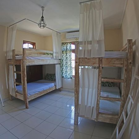 מלון קוטה לומבוק Surfers House מראה חיצוני תמונה